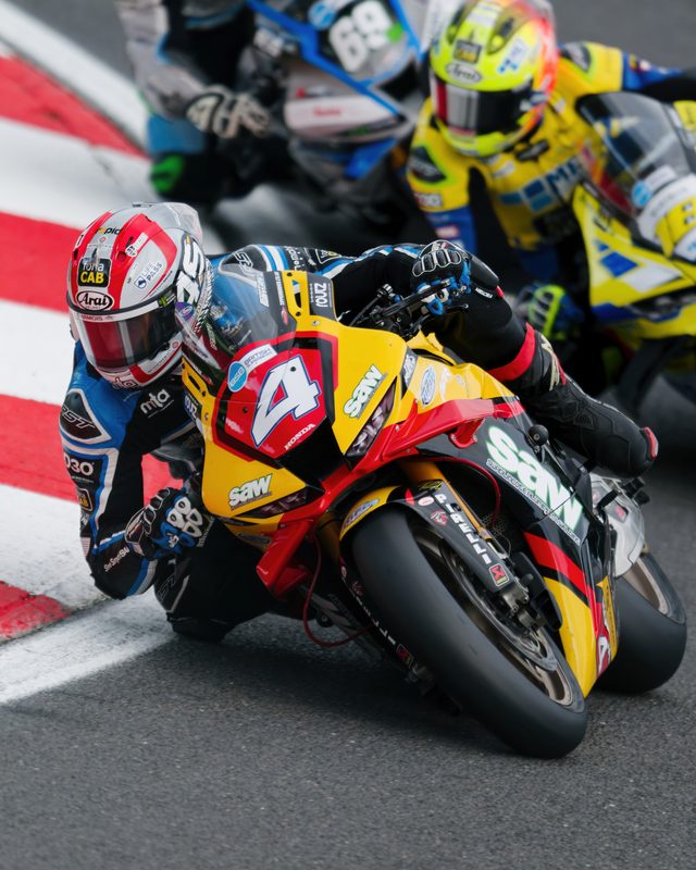 Superbike racing: Scott Swann leads a group into a corner, Brands Hatch 2026
