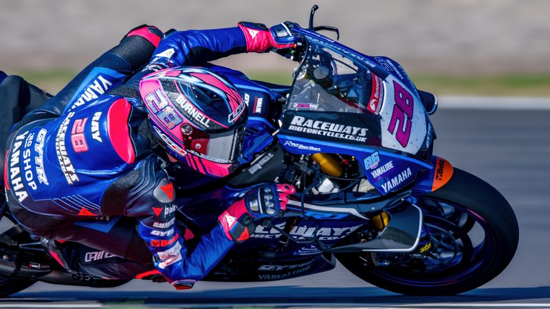 Superbike racing: Bradley Ray on the blue Yamaha at full lean, Donington Park 2025