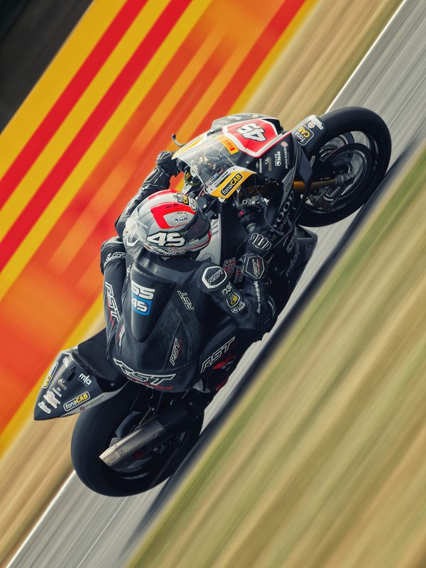 Superbike racing: Scott Swann panned against yellow and red streaks, Snetterton 2026