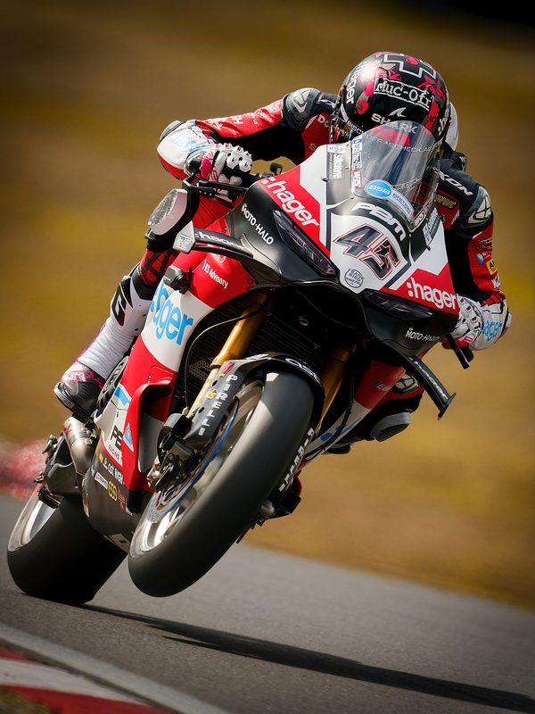 Superbike racing: Scott Swann on the red superbike, front wheel lifting, Brands Hatch 2026